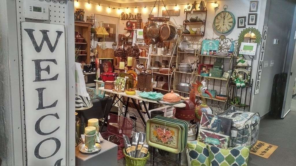 Vintage Marketplace VM | 6520 S College Ave, Fort Collins, CO 80525, USA | Phone: (970) 672-8048