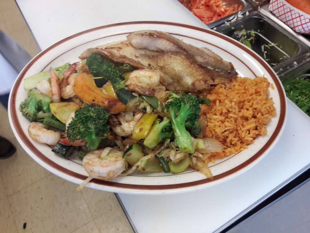 Mexican restaurant Taqueria El Compa | 401 N Ardmore Ave, Villa Park, IL 60181, USA | Phone: (630) 808-3590