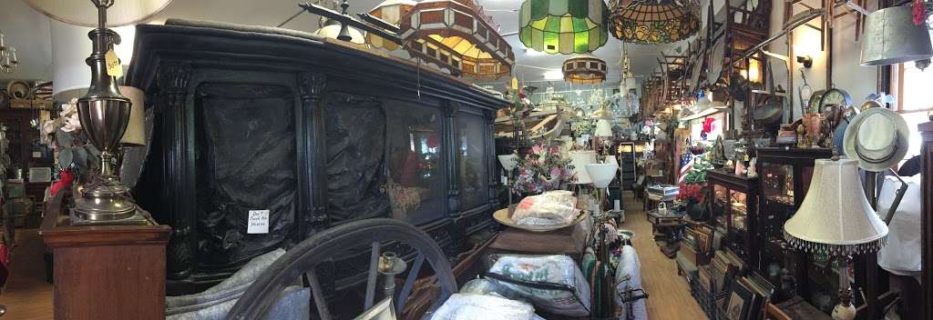 Wagon Wheel Antique Shop | 8061 Tiber Alley, Ellicott City, MD 21043, USA | Phone: (410) 465-7910