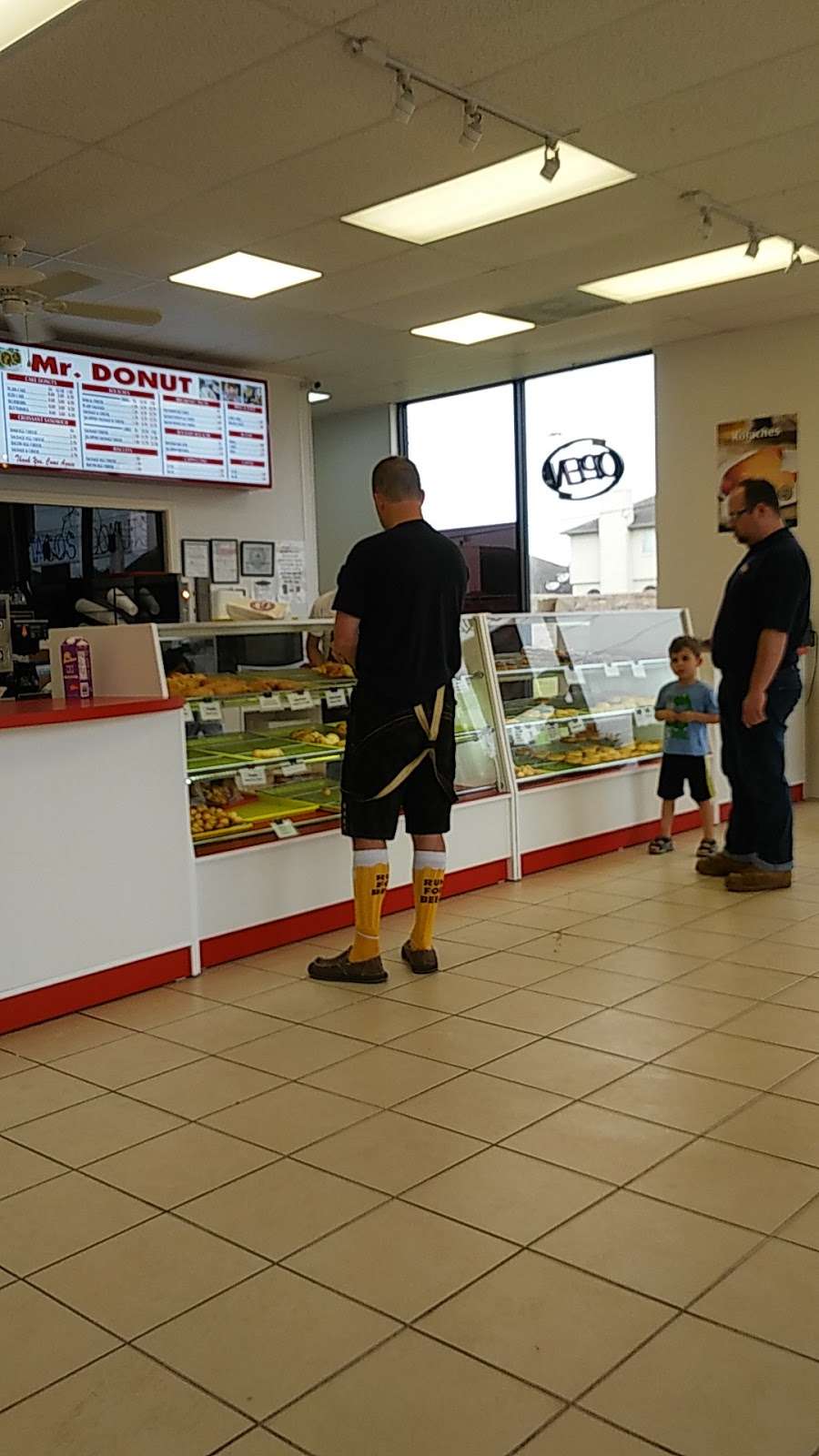 Mr Donuts and Kolaches | 11411 Windfern Rd suite 350, Houston, TX 77064, USA | Phone: (281) 890-5188