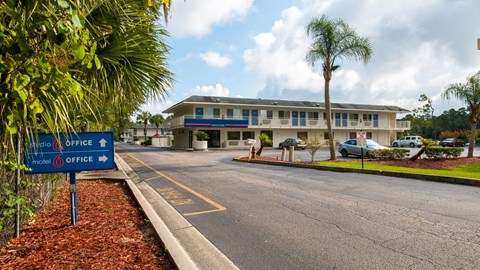 Motel 6 Orlando - Kissimmee Main Gate East | 5731 W E Irlo Bronson Memorial Hwy, Kissimmee, FL 34746, USA | Phone: (407) 396-6333