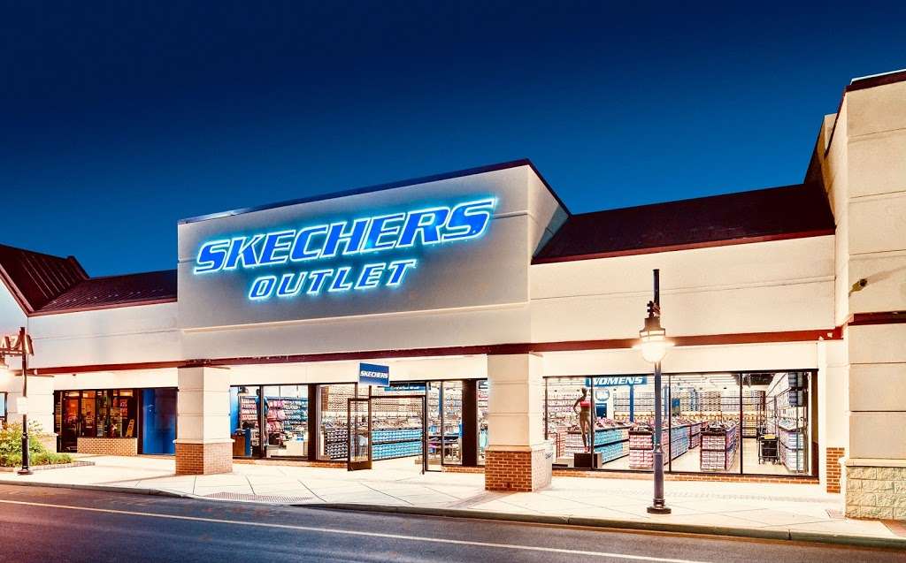 SKECHERS Factory Outlet | 269 Daniel Webster Hwy #A, Nashua, NH 03060, USA | Phone: (603) 888-0278