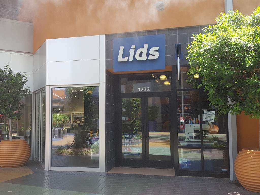 Lids | 2000 E Rio Salado Pkwy SP-C4, Tempe, AZ 85281, USA | Phone: (480) 303-0526