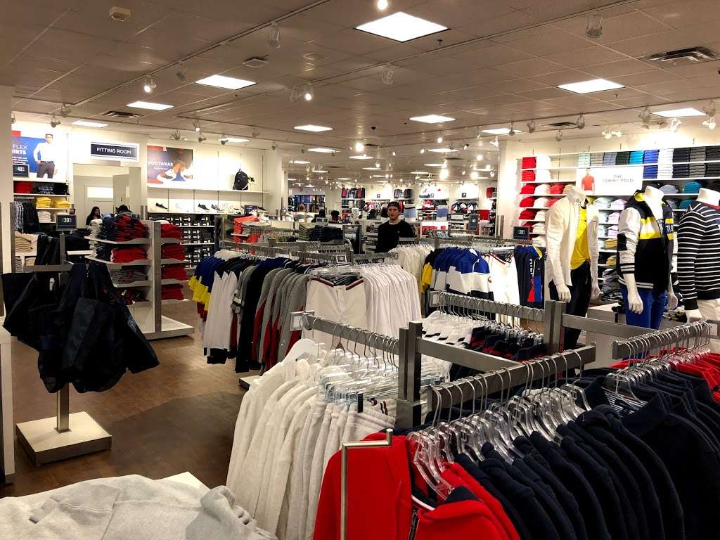 Tommy Hilfiger Store | 1 Premium Outlet Blvd, Wrentham, MA 02093, USA | Phone: (508) 384-0849