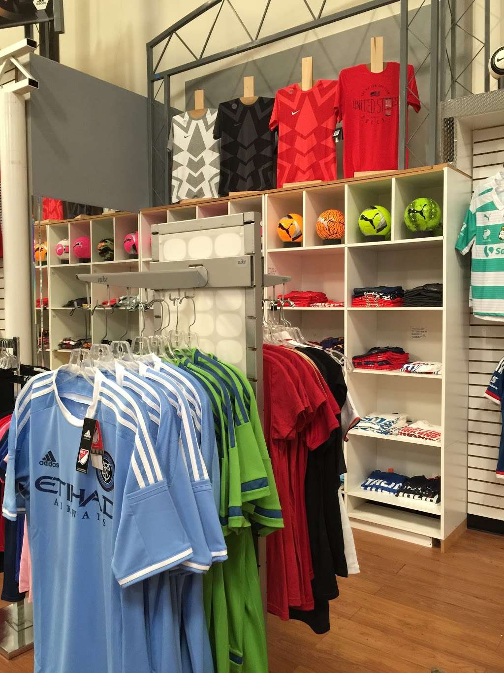 100 Percent Soccer | 11955 Jack Benny Dr #101, Rancho Cucamonga, CA 91739, USA | Phone: (909) 980-2423