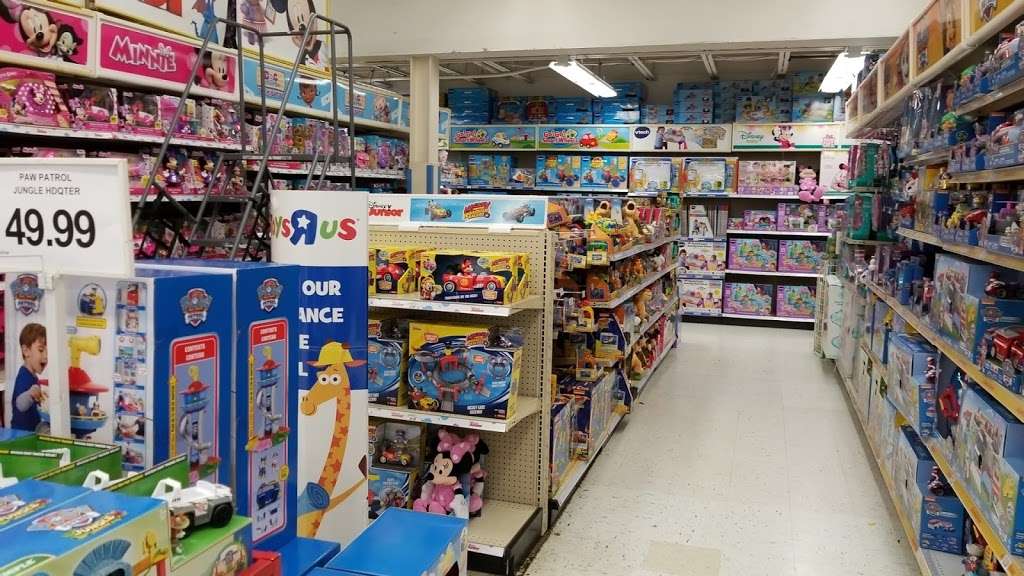 Toys"R"Us | 5520 Sunrise Hwy, Massapequa, NY 11758, USA | Phone: (516) 798-3240