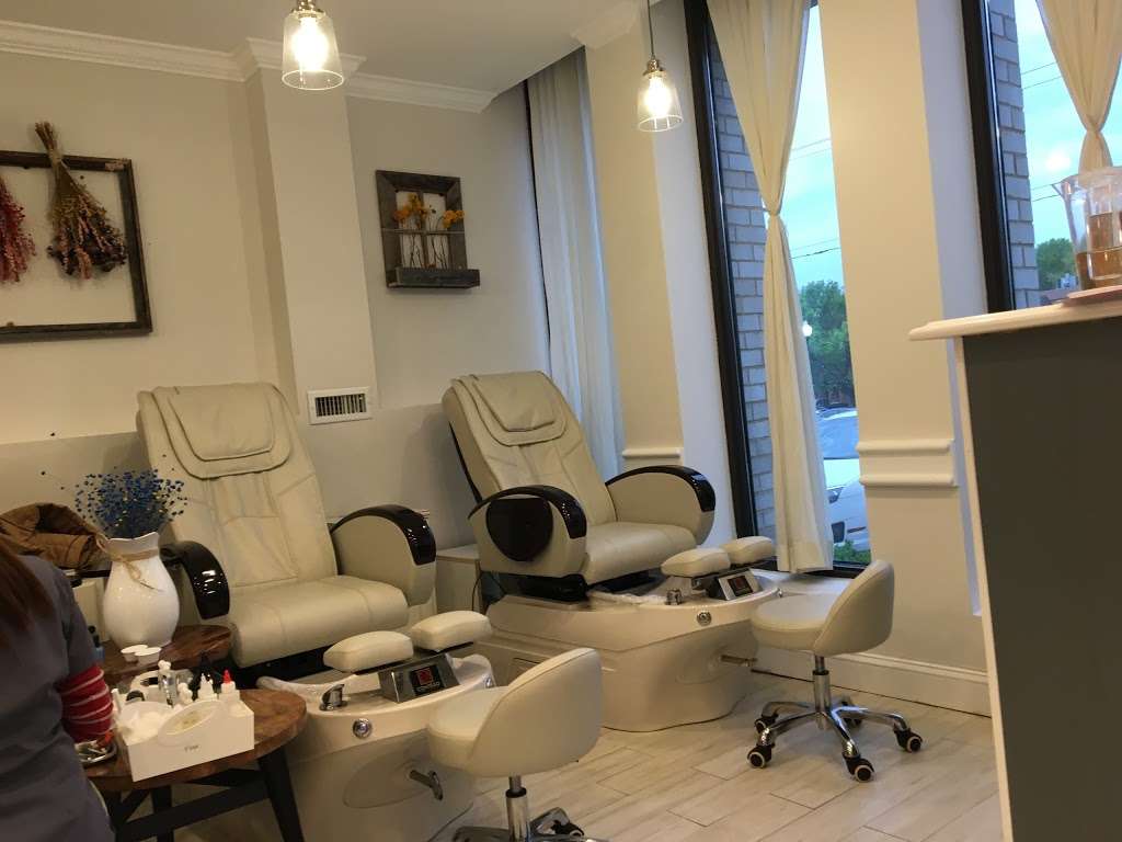 Rainlily – A Healthy Nail Salon | 527 Maple Ave E, Vienna, VA 22180, USA | Phone: (703) 853-1906