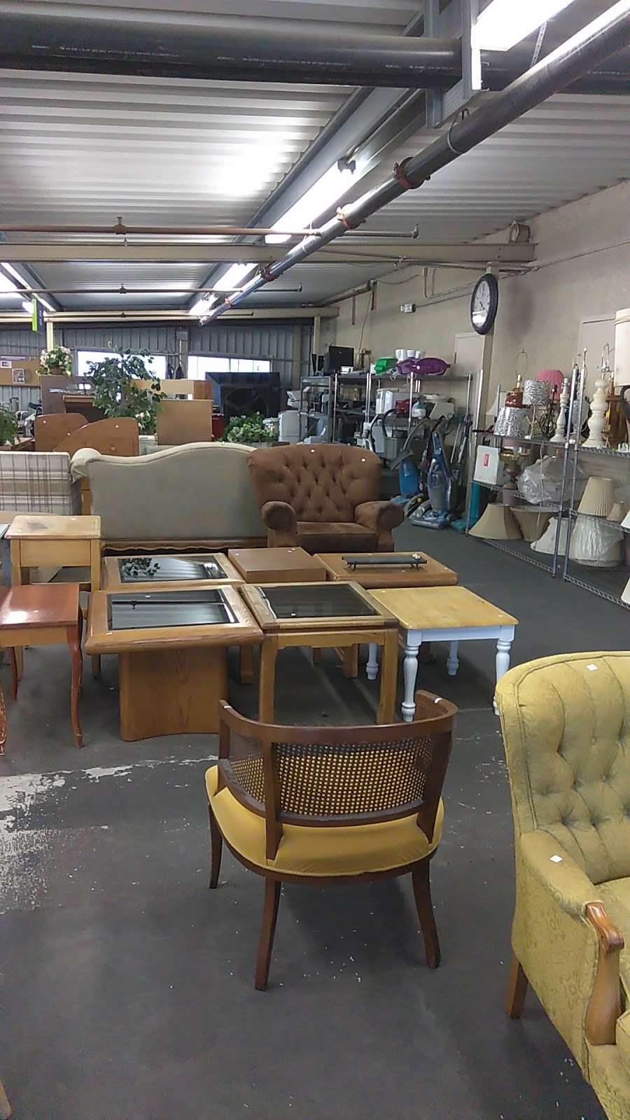 Deseret Industries Thrift Store | 1197 Calimesa Blvd, Calimesa, CA 92320, USA | Phone: (909) 795-0670