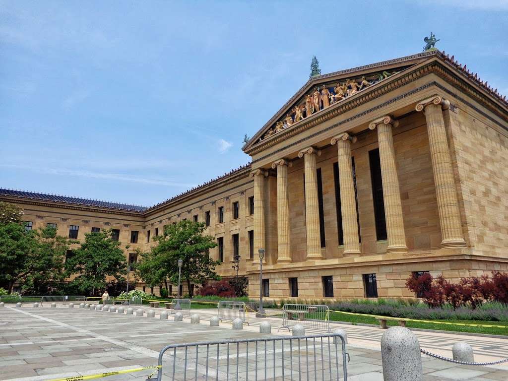 Art Museum Dr & Back Entrance - 2 | Philadelphia, PA 19130, USA