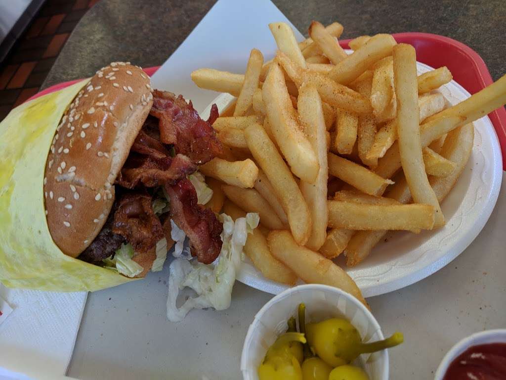 Tams Burgers | 1201 Rosecrans Ave, Compton, CA 90222, USA | Phone: (310) 537-8478