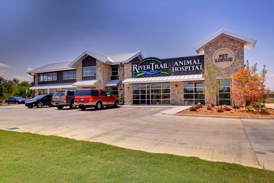 River Trail Animal Hospital and Pet Lodge | 10102 Riverside Pkwy, Tulsa, OK 74137, USA | Phone: (918) 728-7494