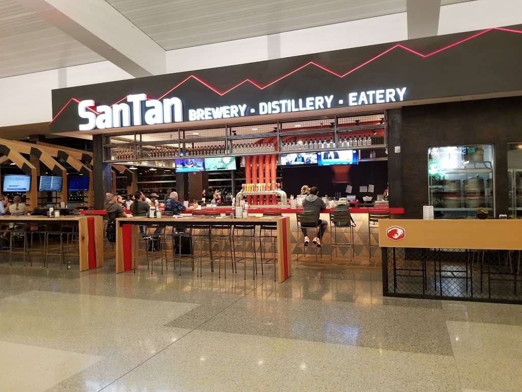 SanTan Brewery & Pub (PHX Airport) | Terminal 3, 3400 E Sky Harbor Blvd, Phoenix, AZ 85034, USA | Phone: (480) 381-3772