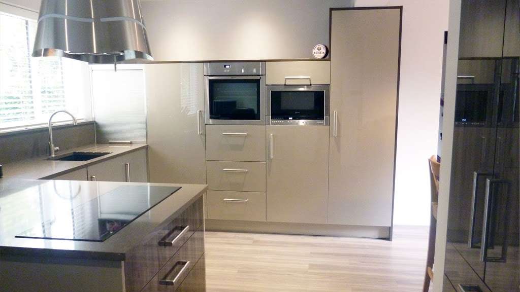 Kitchen Installers London | 19 Woolmans Close, Broxbourne, Broxbourne, London EN10 6PR, UK | Phone: 07930 013013