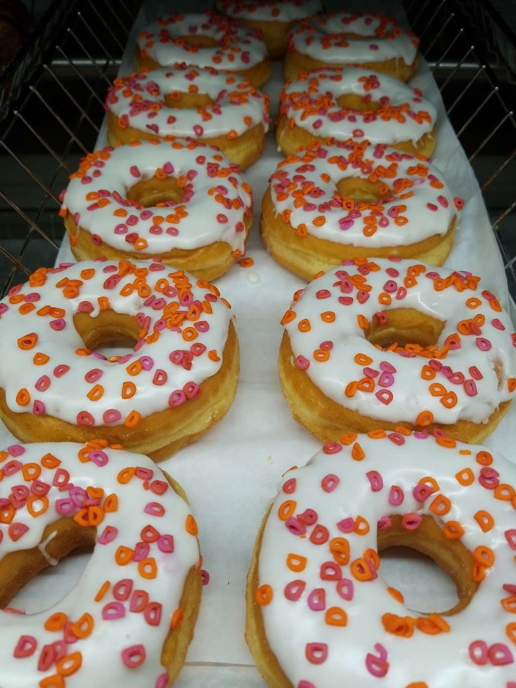 Dunkin Donuts | 107 E Main St, Bath, PA 18014, USA | Phone: (484) 281-3831