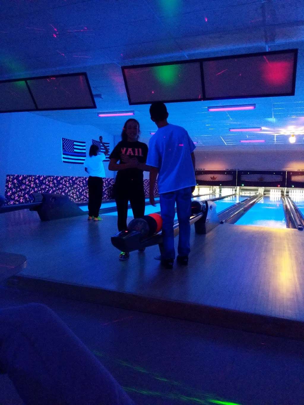 Lucky Strikes Lanes | 56371 E Colfax Ave # A, Strasburg, CO 80136, USA | Phone: (303) 622-4265