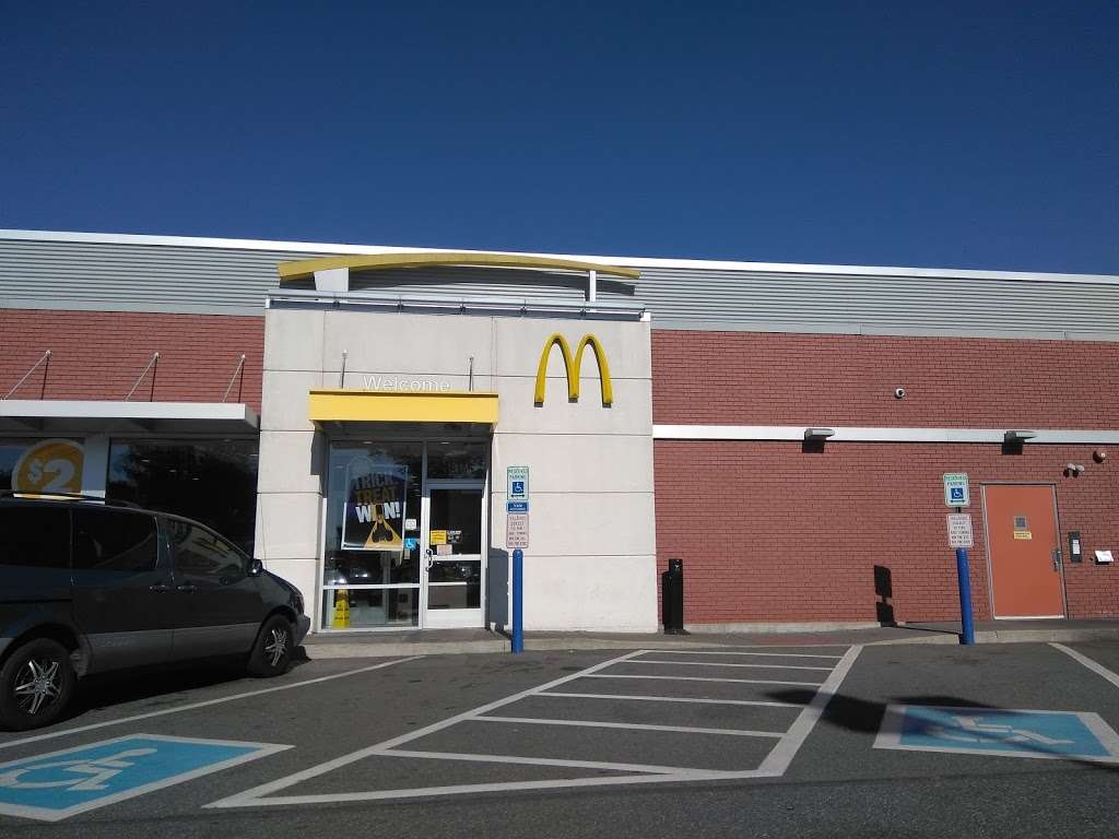 McDonalds | 400 Commons Drive [P], Oxford, PA 19363, USA | Phone: (610) 998-9270