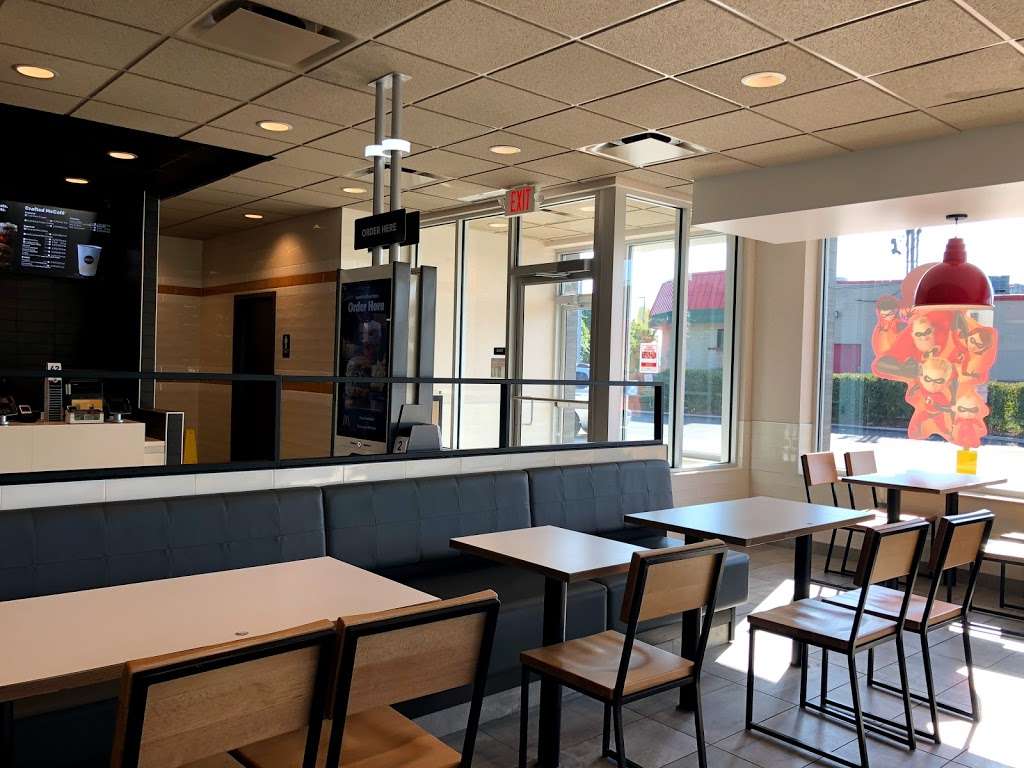 McDonalds | 11 N 1st Ave, Maywood, IL 60153, USA | Phone: (708) 344-0657