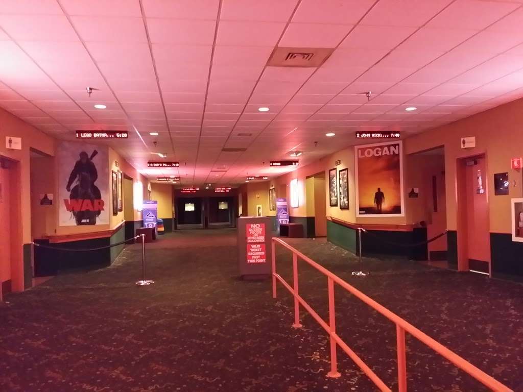 Cobb Grand 10 Cinemas | 920 Spring Lake Square Northwest, Winter Haven, FL 33881, USA | Phone: (863) 292-0527