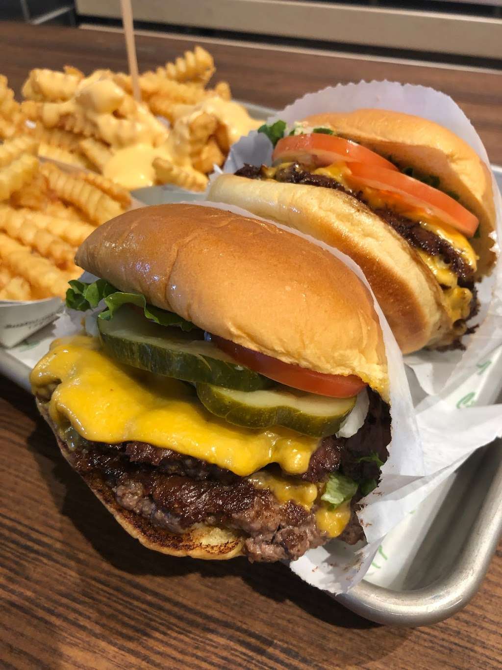 Shake Shack | 120 Promenade Way Suite A, Thousand Oaks, CA 91362, USA | Phone: (805) 309-5941