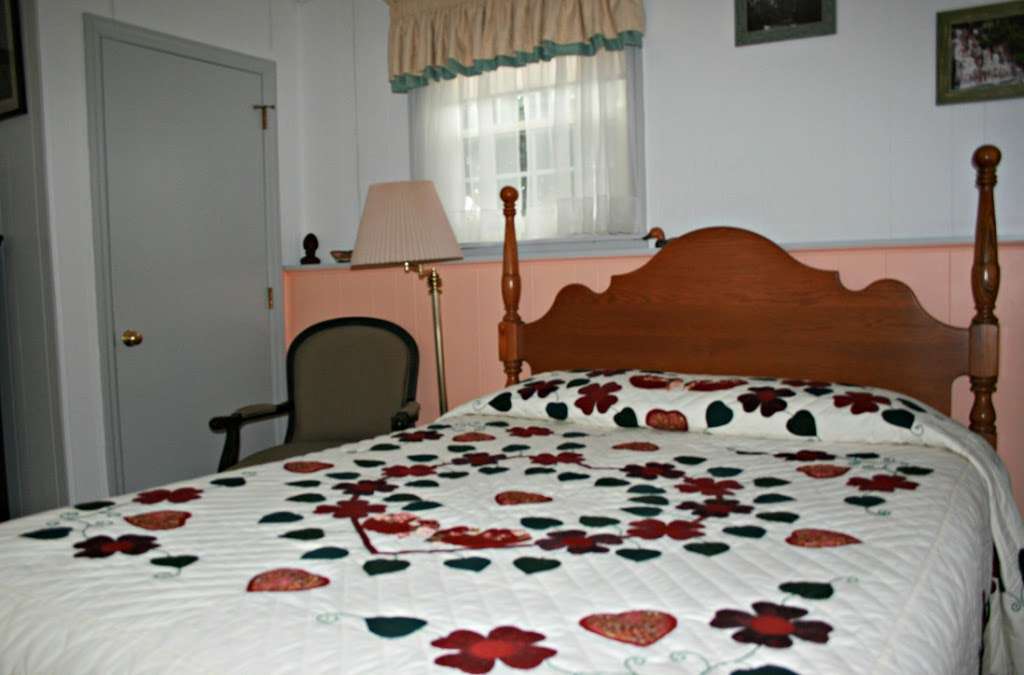 Carriage Corner Bed and Breakfast | 3705 E Newport Rd, Gordonville, PA 17529, USA | Phone: (717) 768-3059