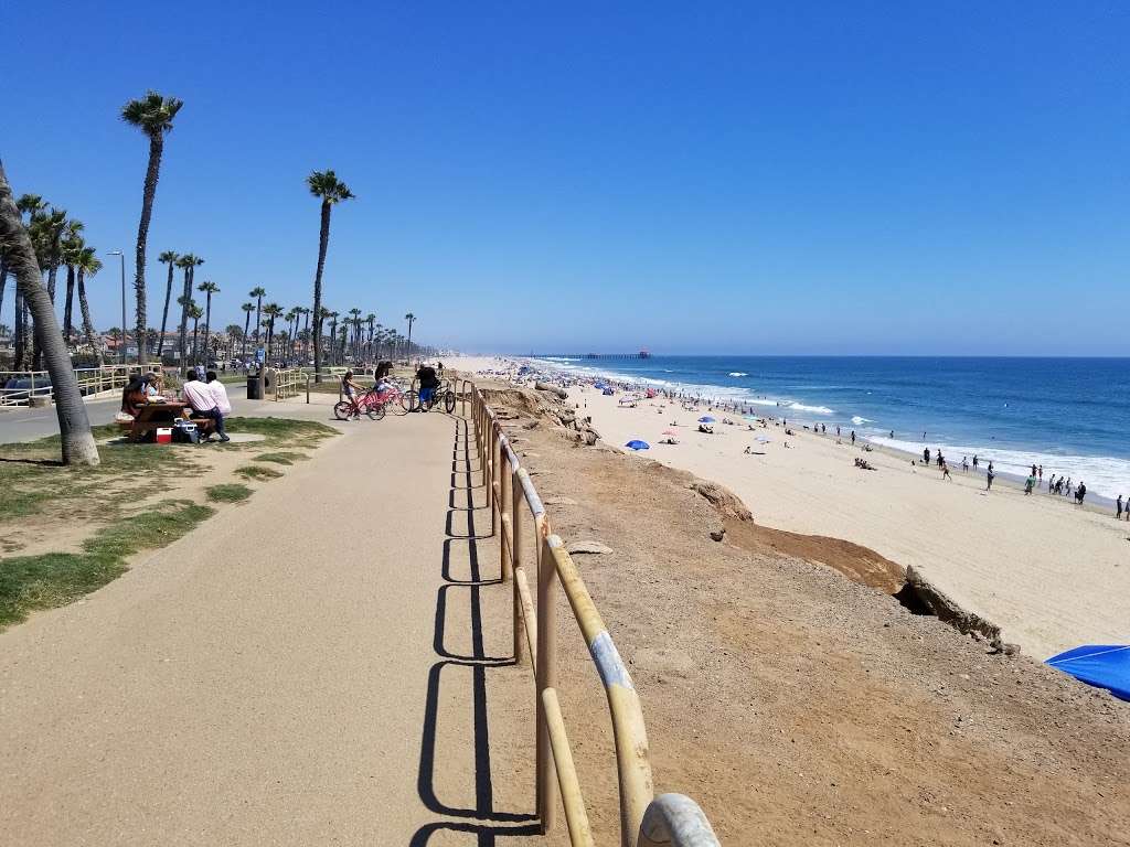 Dog Beach | 20211 Huntington Beach Bike Trail, Huntington Beach, CA 92648, USA