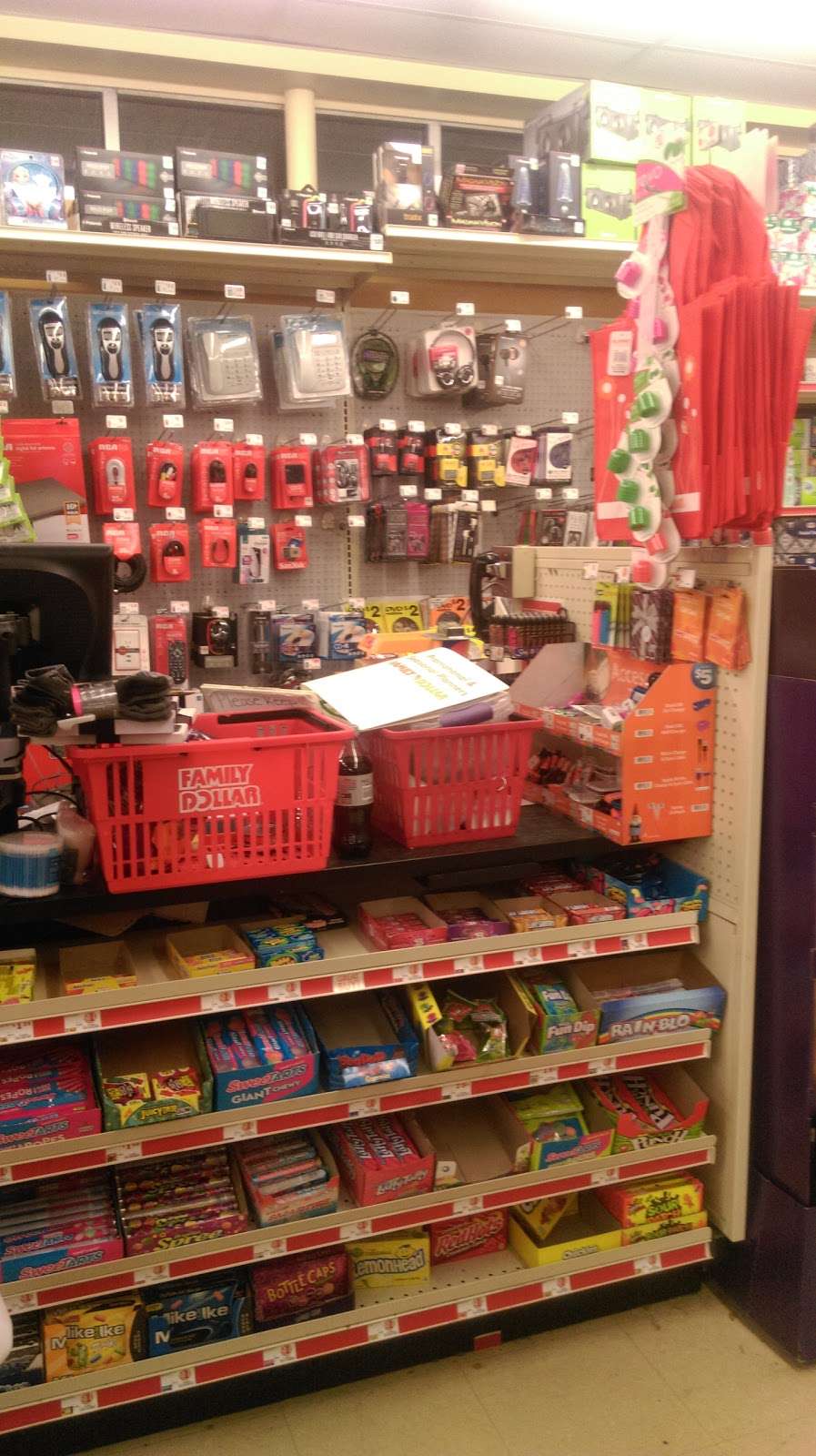 Family Dollar | 1016 Sandy Hill Rd, Norristown, PA 19401, USA | Phone: (610) 277-2759