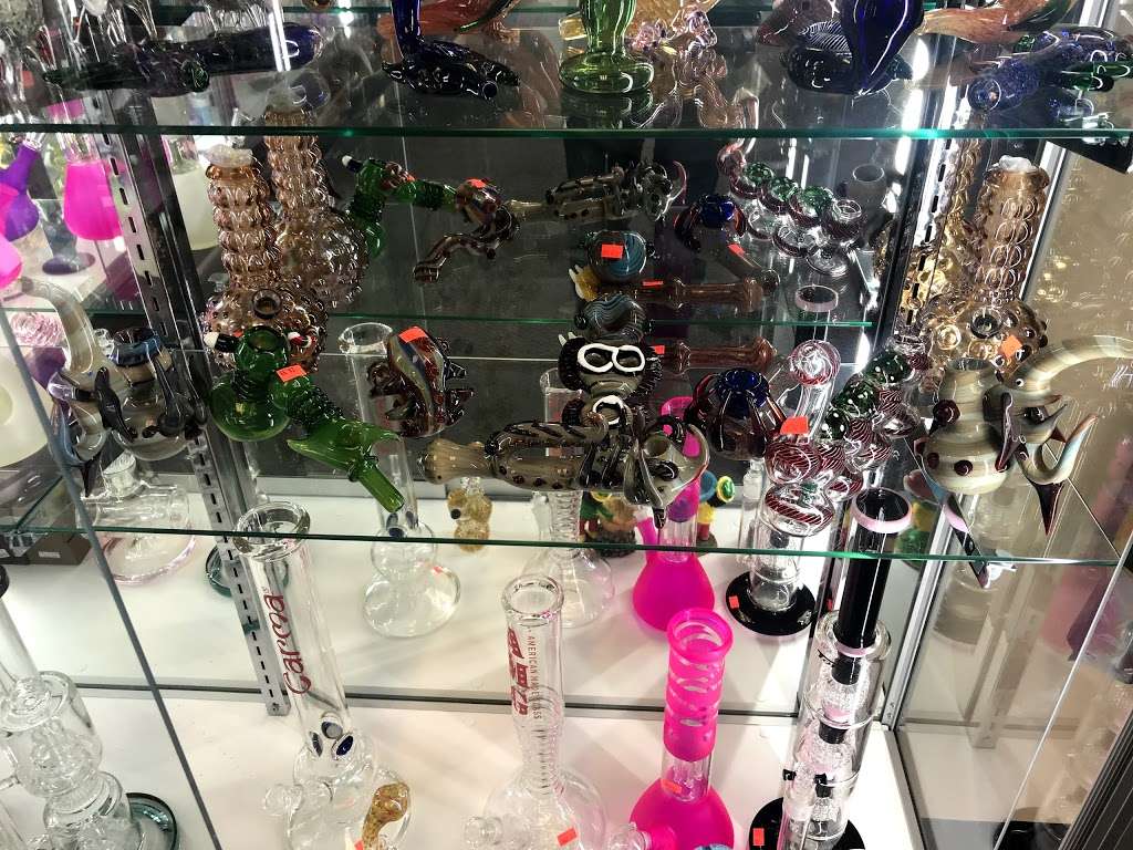 WONDERLAND SMOKE SHOP | 3 Park St, Rehoboth, MA 02769, USA | Phone: (508) 455-0856