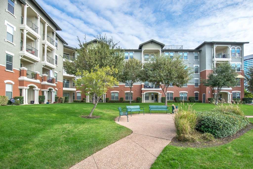 Olympus Las Colinas Luxury Apartments | 692 Lake Carolyn Pkwy, Irving, TX 75039, USA | Phone: (972) 556-0506