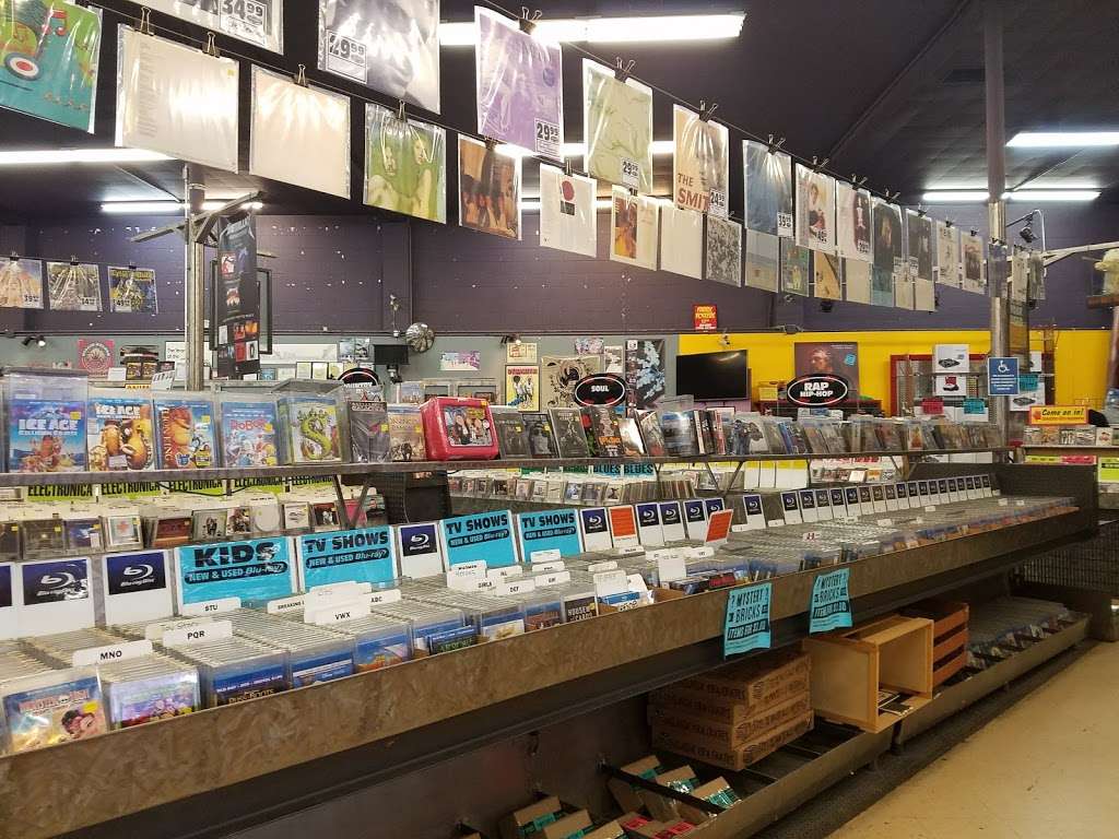 Streetlight Records | 980 S Bascom Ave, San Jose, CA 95128, USA | Phone: (408) 292-1404