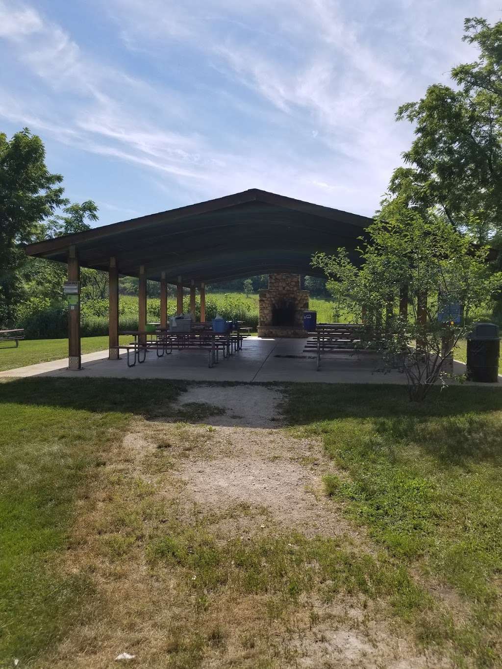 Hickory Knolls Nature Pavilion | St. Charles, IL 60175, USA