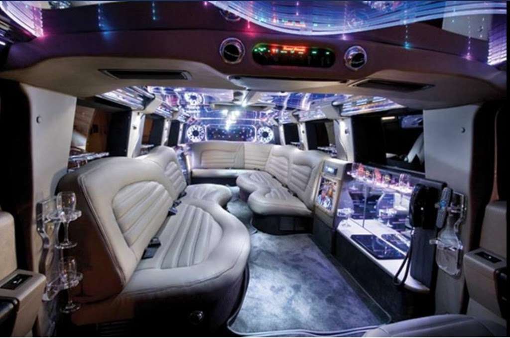 Ultimatepartybus.com | 355 Jog Rd, West Palm Beach, FL 33415, USA | Phone: (561) 667-4344