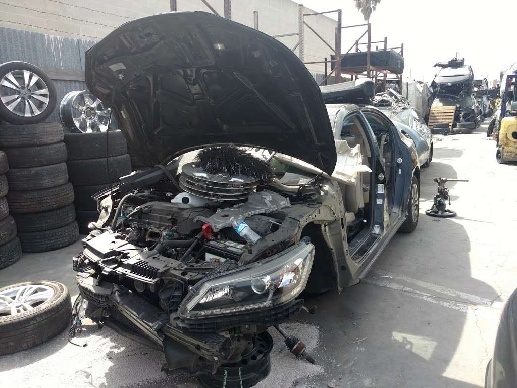 PHOENIX AUTO WRECKING INC | 711 Watson Ave, Wilmington, CA 90744, USA | Phone: (310) 952-4978