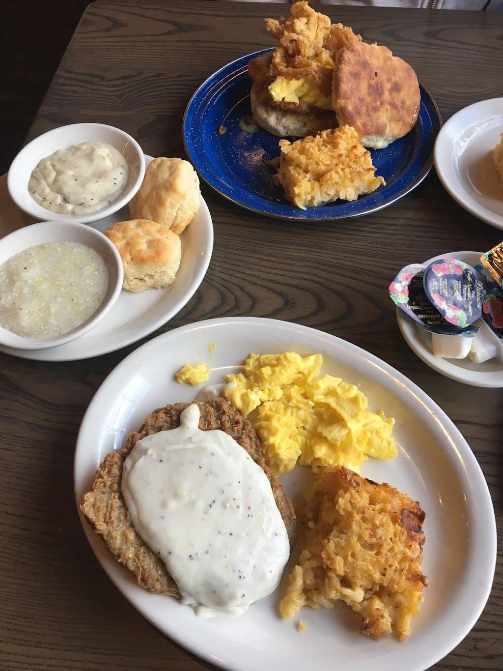 Cracker Barrel Old Country Store | 125 S Stewart Ave, Ridley Park, PA 19078, USA | Phone: (610) 521-1567