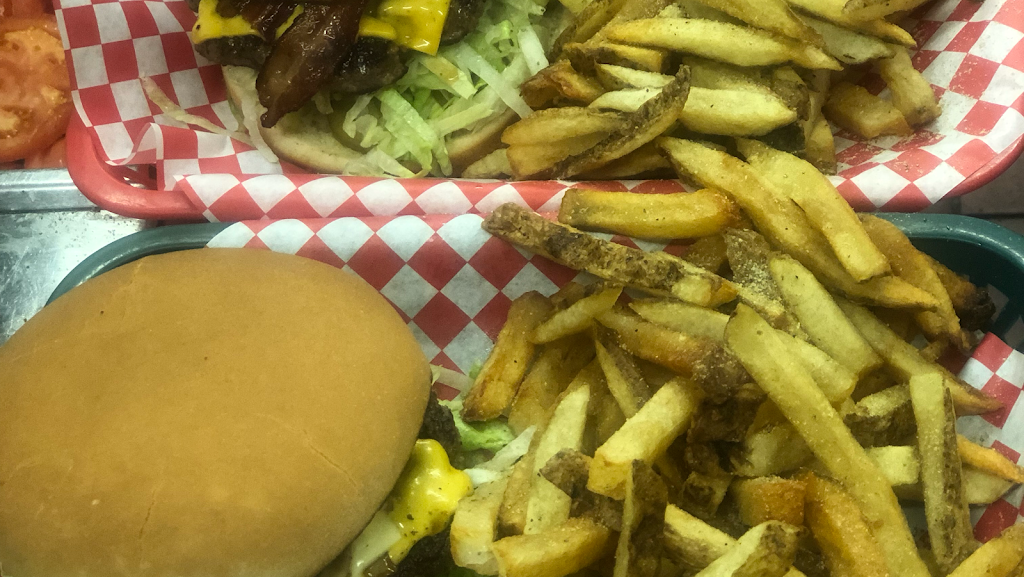 Porky’s Burgers & Wings | 4612 Gus Thomasson Rd, Mesquite, TX 75150, USA | Phone: (972) 863-9220