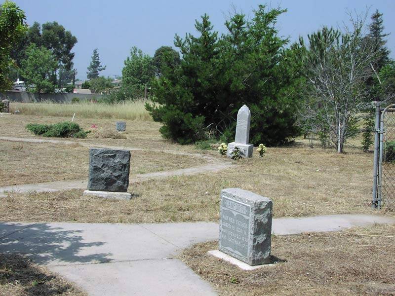 San Fernando Pioneer Memorial Cemetery | 14451 Bledsoe St, Sylmar, CA 91342, USA | Phone: (818) 365-7810