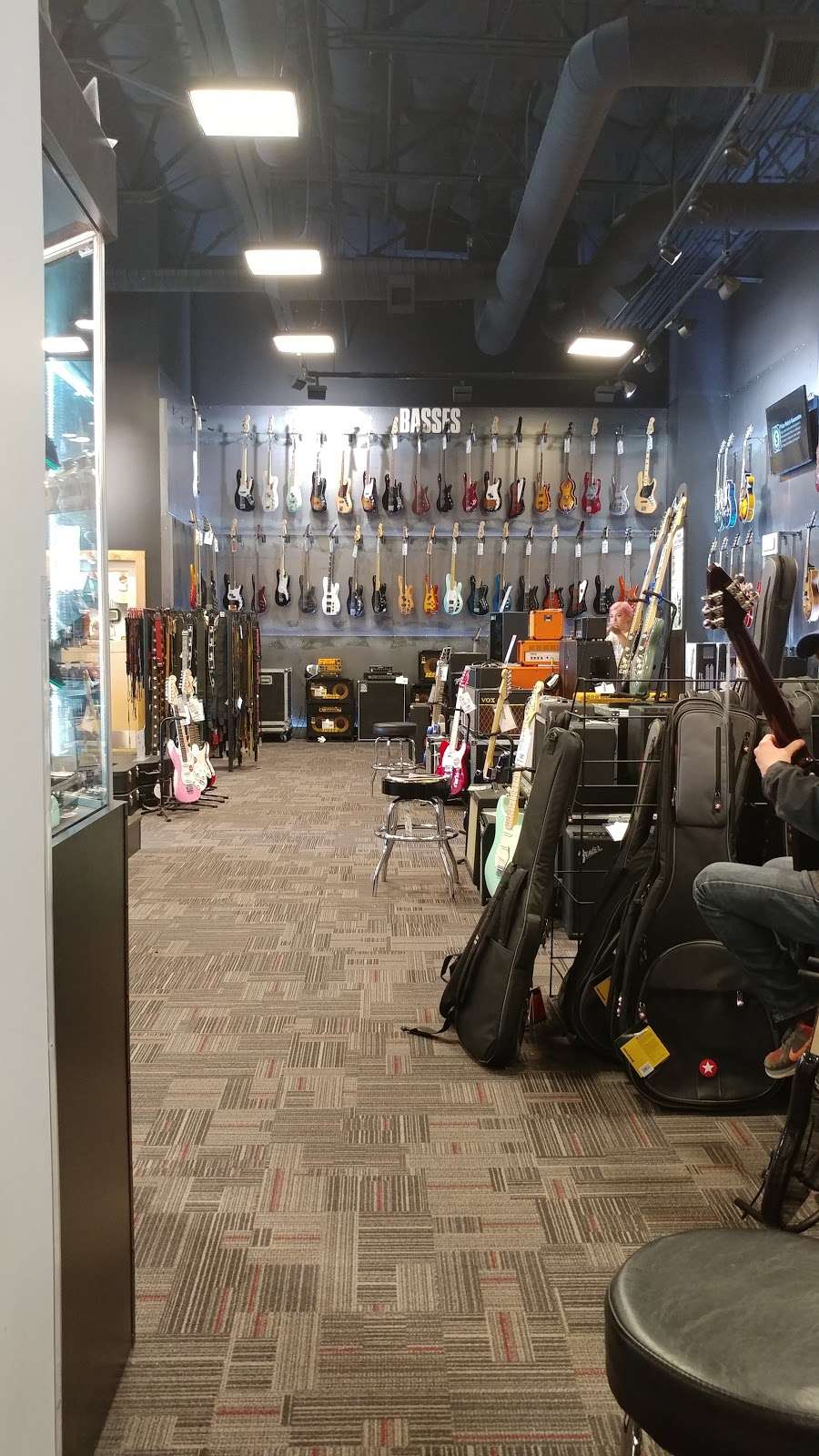 Guitar Center | 2550 Canyon Springs Pkwy Suite A, Riverside, CA 92507, USA | Phone: (951) 413-2951