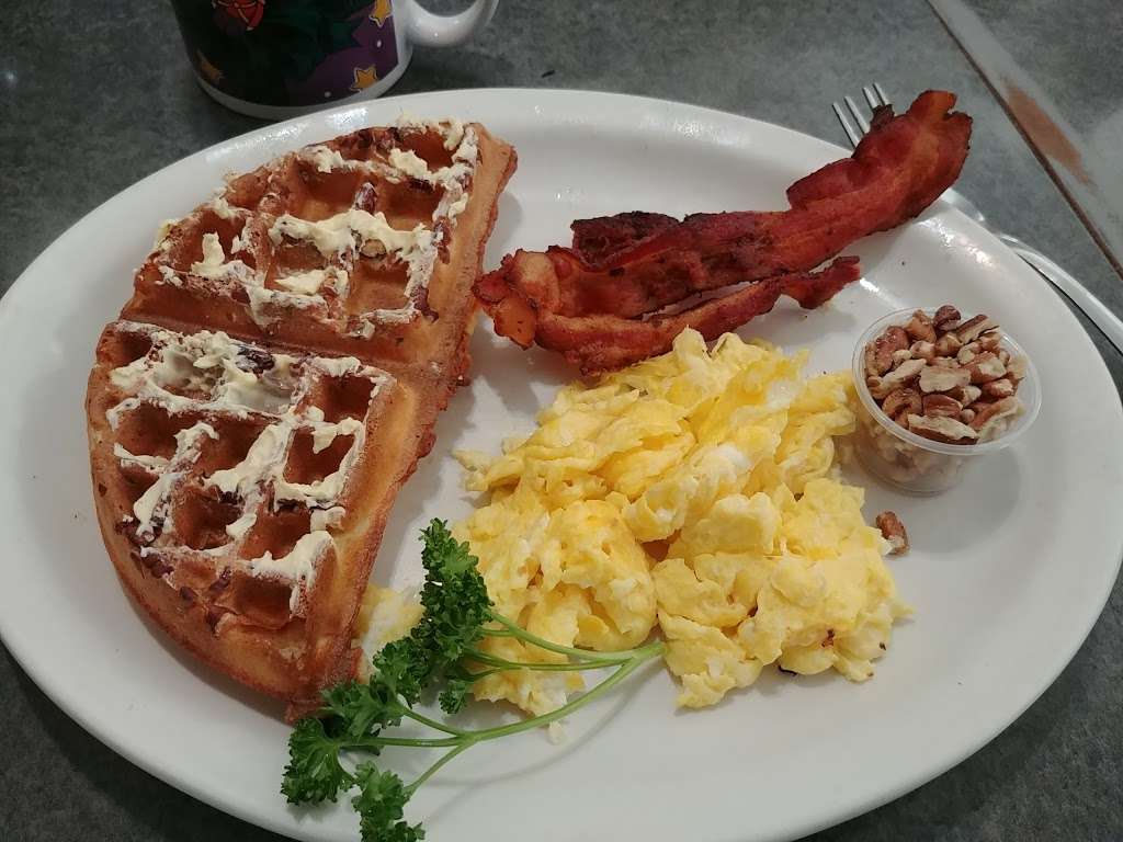 Rosies Cafe | 10690 E US Hwy 40, Independence, MO 64055, USA | Phone: (816) 353-5835