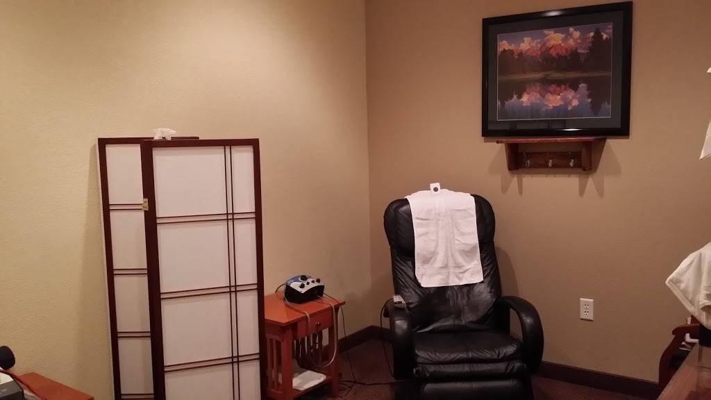 Arizona Sun Chiropractic & Rehab AUTO Injury Clinic | 633 E Ray Rd #110, Gilbert, AZ 85296, USA | Phone: (480) 222-6059