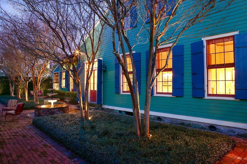 Greatmen Cottage Vacation Rental Home | 3421 Dauphine St, New Orleans, LA 70117, USA | Phone: (212) 729-7566