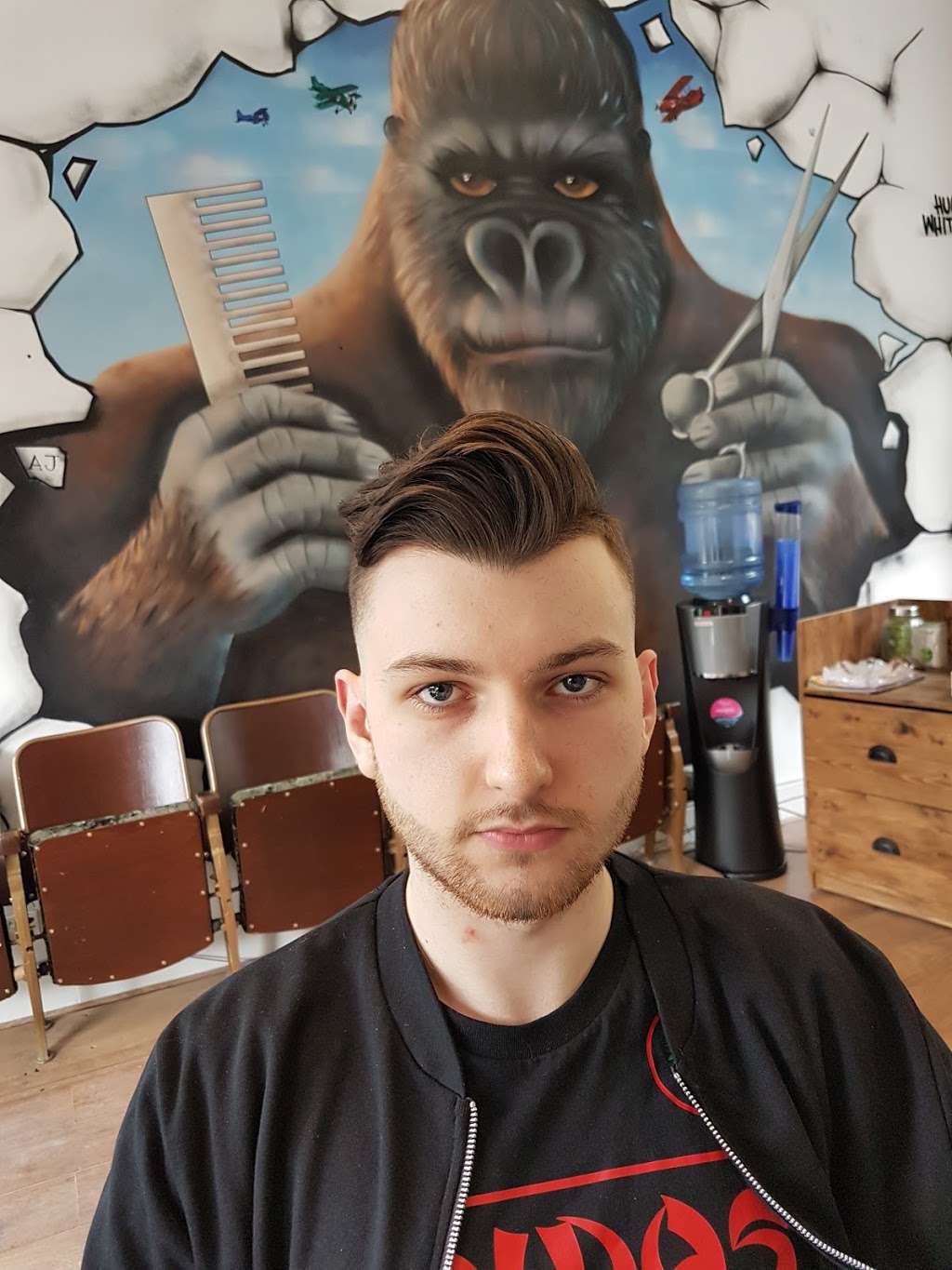 Milos Barbers | 16 London Rd, Dunton Green, Sevenoaks TN13 2UE, UK | Phone: 01732 469638