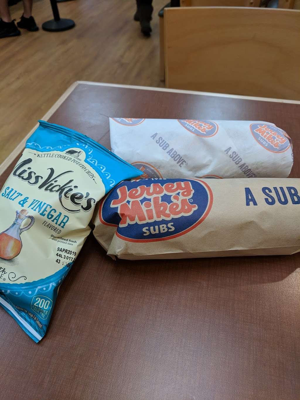 Jersey Mikes Subs | 200 Mill Creek Dr, Secaucus, NJ 07094, USA | Phone: (201) 293-8493