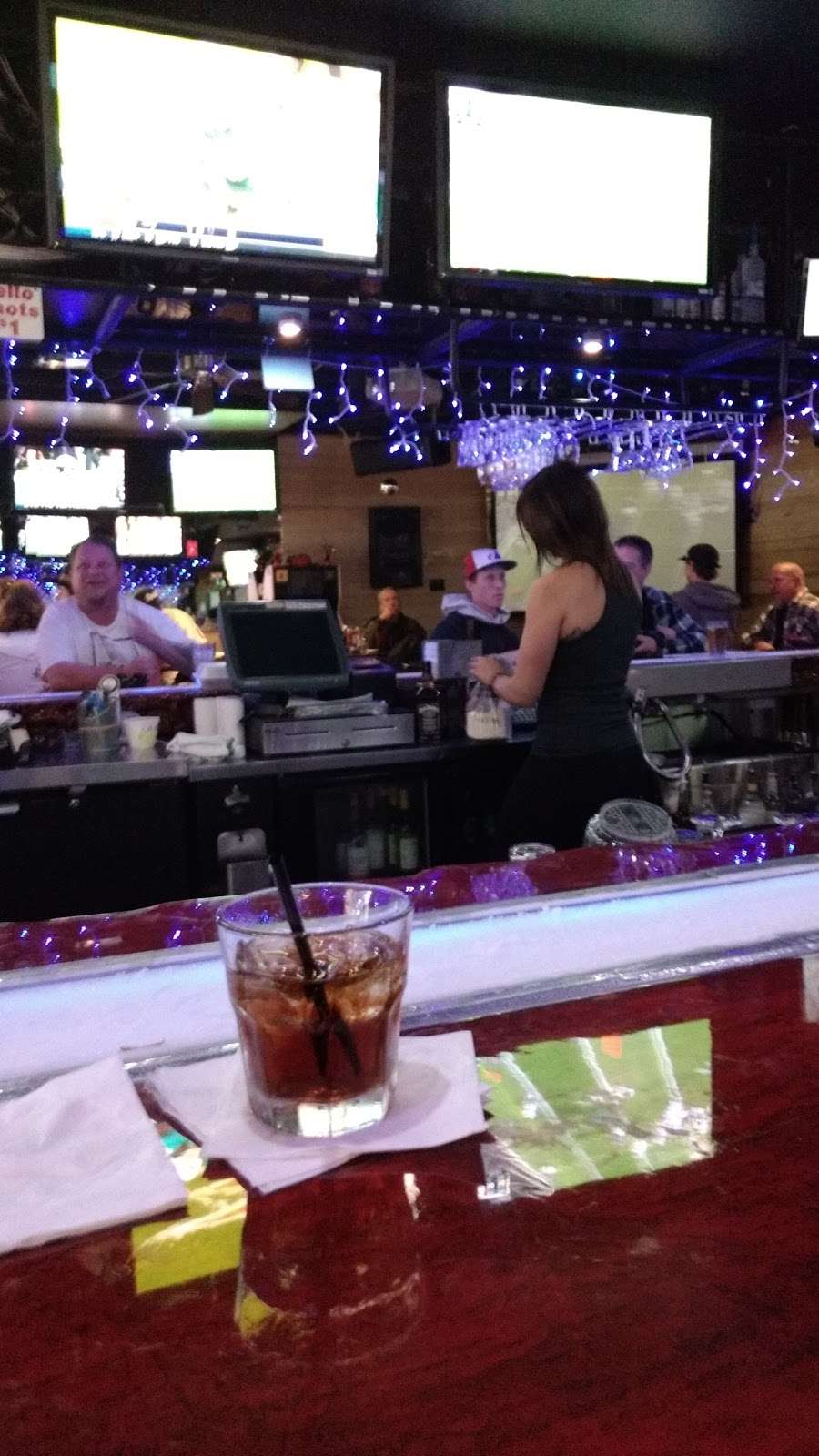 Azars Sports Bar | 2215 Michael Dr, Newbury Park, CA 91320, USA | Phone: (805) 498-2365