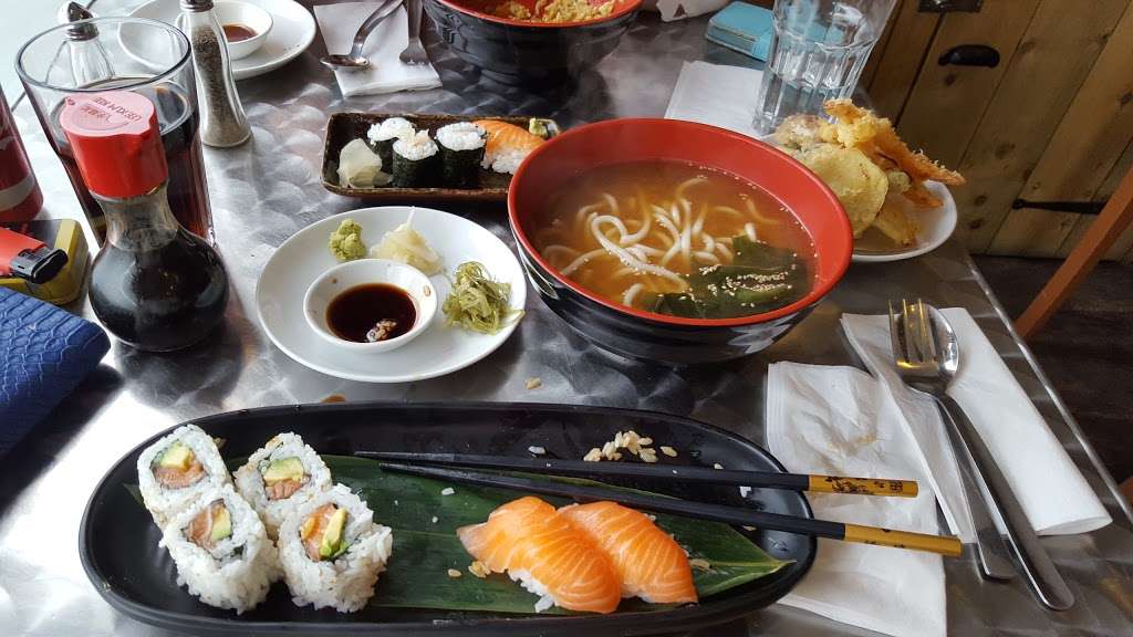 Onami Sushi | Oakwood Parade, Oakwood Hill, Loughton IG10 3EL, UK | Phone: 020 8508 8883