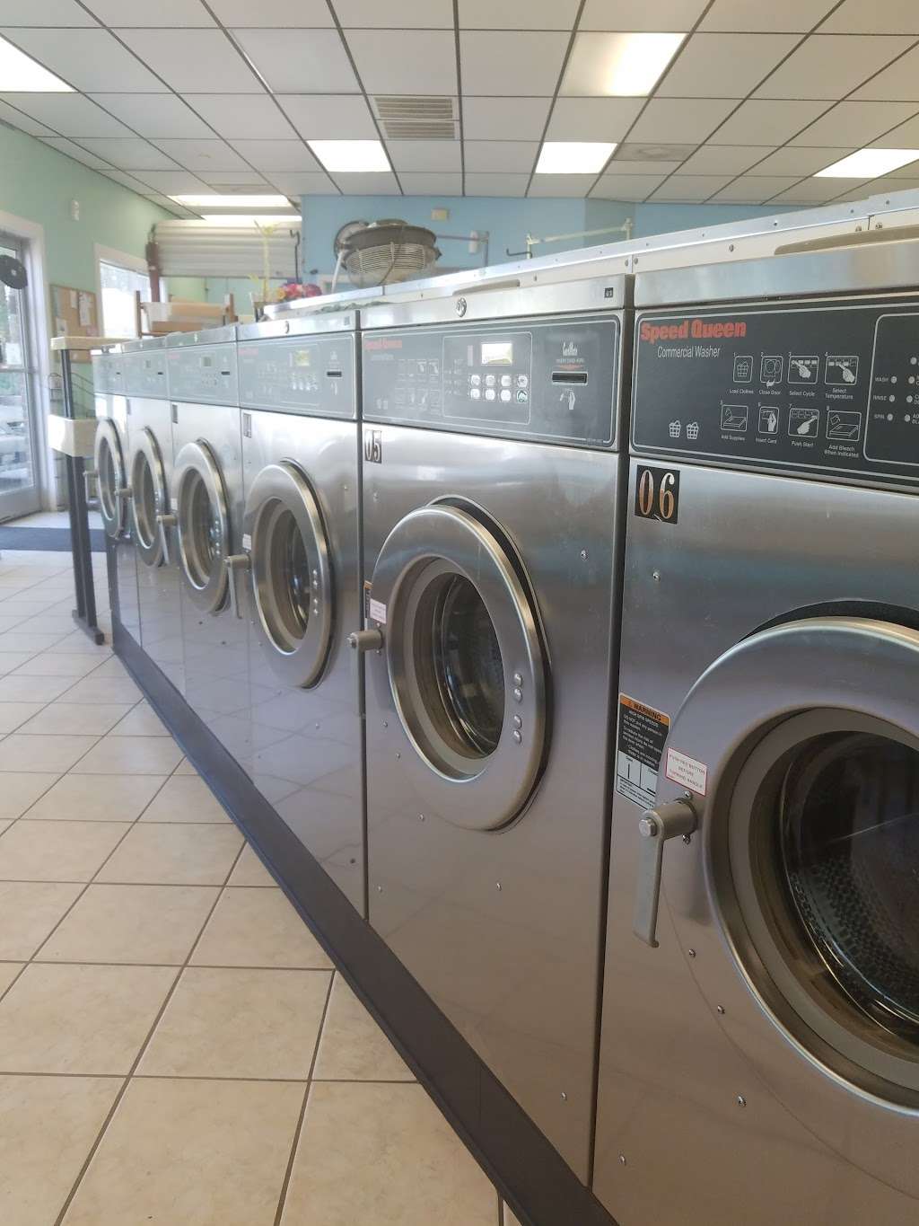 Lake Norman Laundromat | 2973 NC-16 Business, Denver, NC 28037, USA | Phone: (704) 966-1970