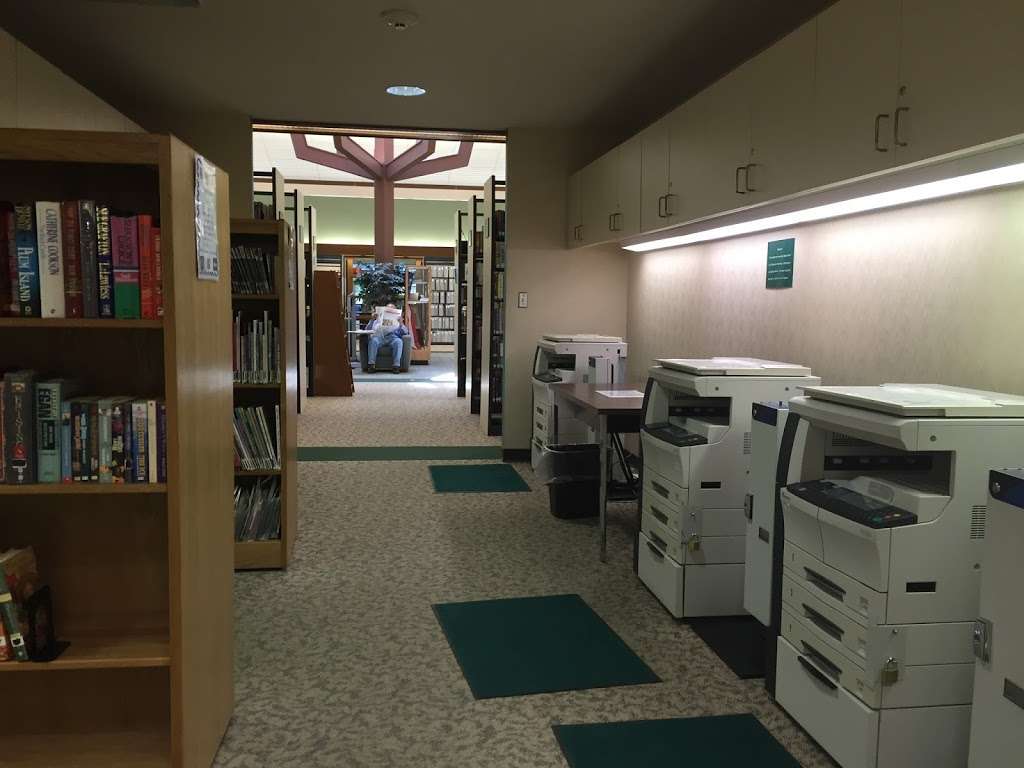 Brookfield Public Library | 1900 N Calhoun Rd, Brookfield, WI 53005, USA | Phone: (262) 782-4140