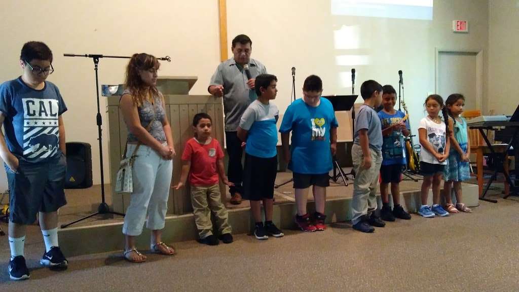 Iglesia Amigos | 831 N Edmondson Ave, Indianapolis, IN 46219, USA | Phone: (317) 359-4849