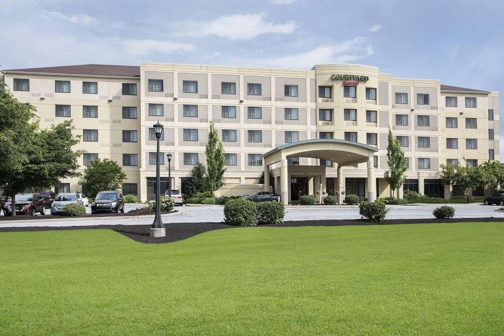 Courtyard by Marriott Lancaster | 1931 Hospitality Dr, Lancaster, PA 17601, USA | Phone: (717) 393-3600