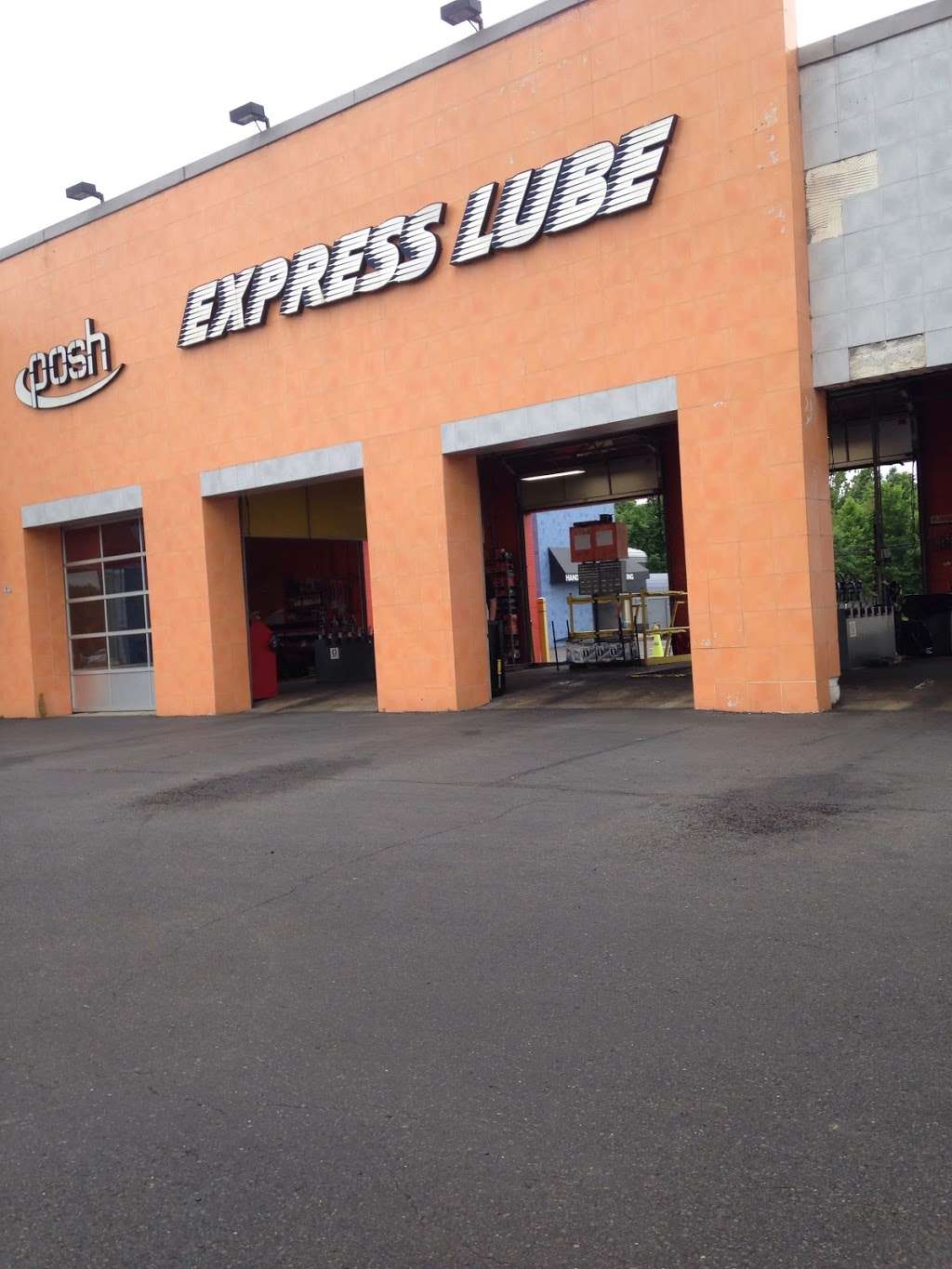 Posh Car Wash & Express Lube | 400 S White Horse Pike, Stratford, NJ 08084, USA | Phone: (856) 784-2323