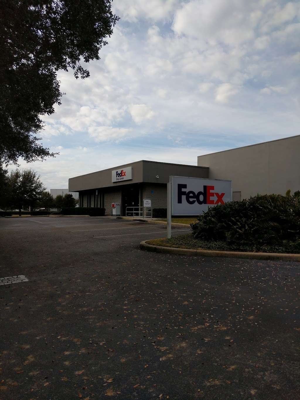 FedEx Ship Center | 1900 Interstate Dr, Lakeland, FL 33805, USA | Phone: (800) 463-3339