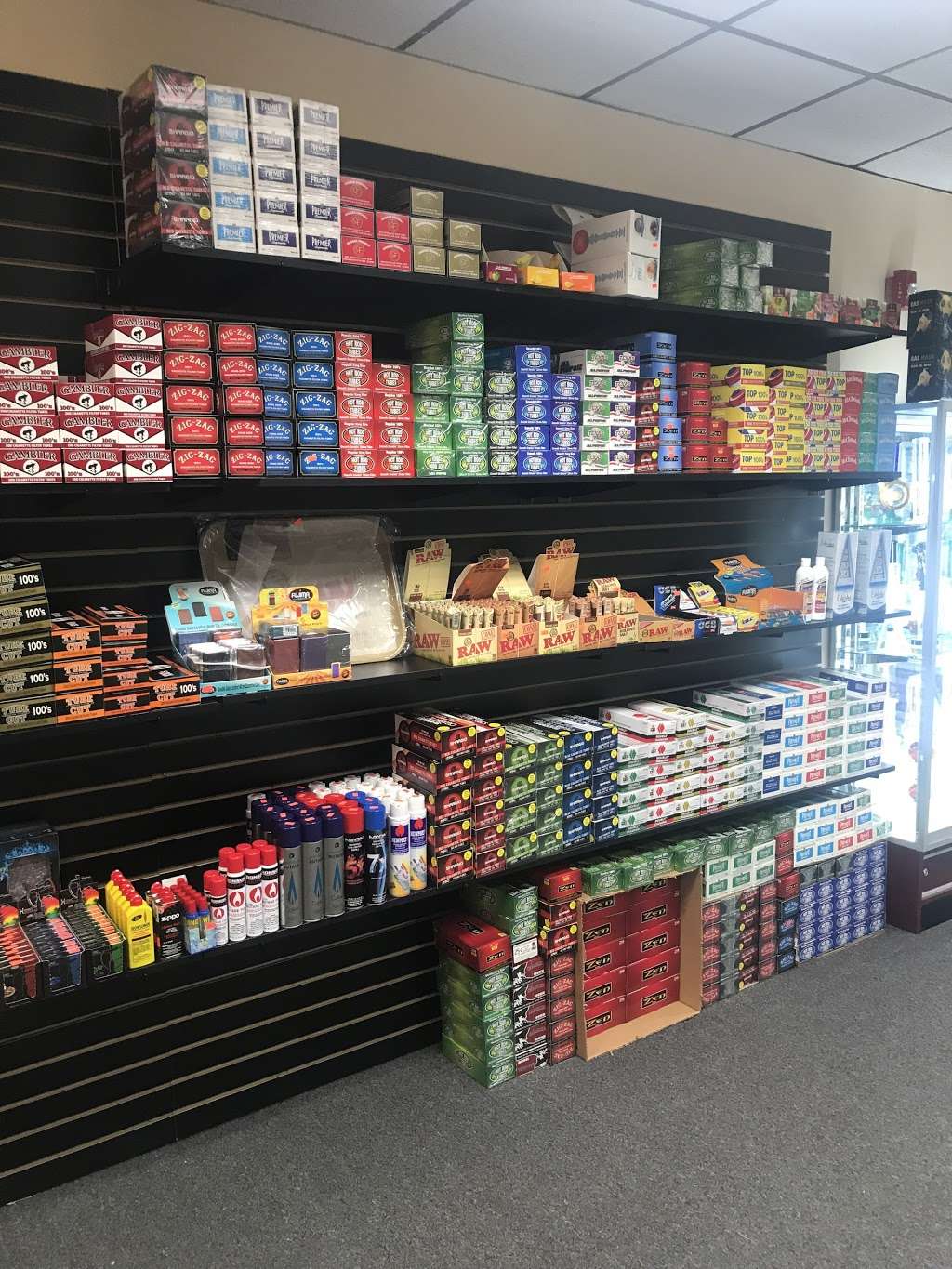 WONDERLAND SMOKE SHOP | 3 Park St, Rehoboth, MA 02769, USA | Phone: (508) 455-0856